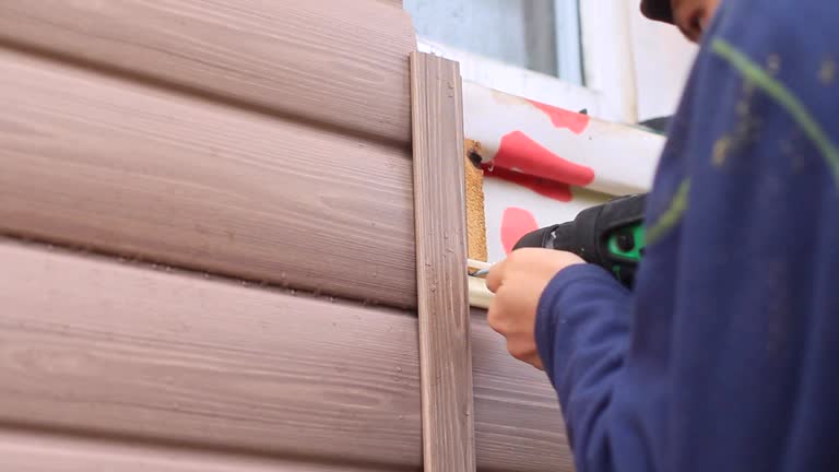 How To Choose The Right Materials for Your Siding Installation in 'Cuba City, WI